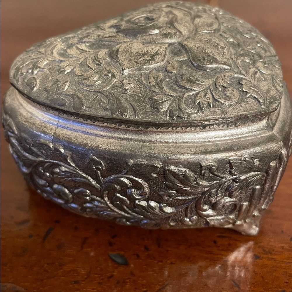 Jewelry Box - heart shaped - Picture 5 of 5